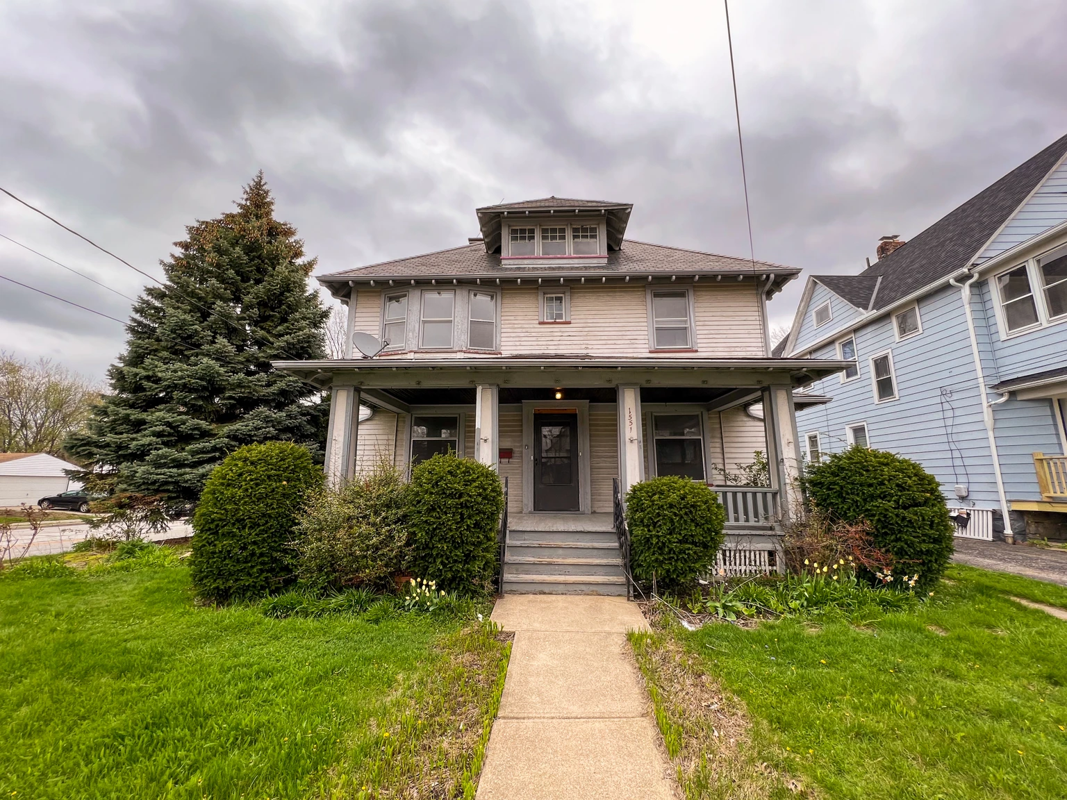 Renovated duplex in Lakewood, Ohio image